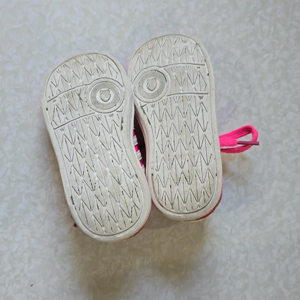 K-Swiss Classic Low‎ Sneakers, Sz 6